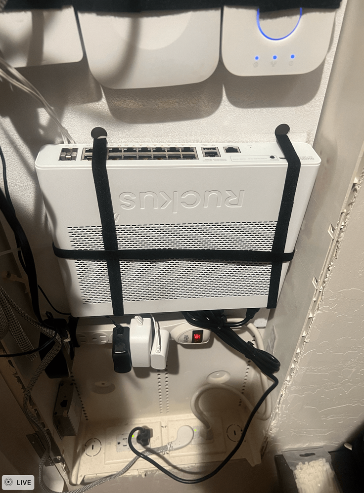 plugged in - outlet is working (lit up green) unit has no. power