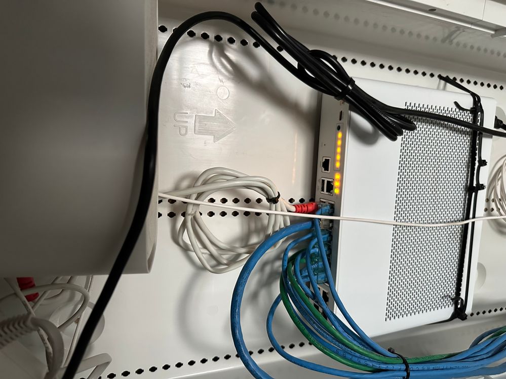 Amber light is blinking