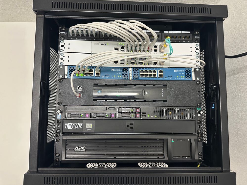 Rack-Firewall220.jpg