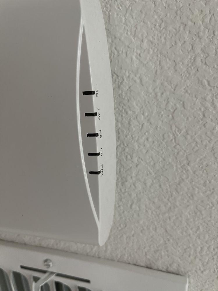 Unleashed R510 Access Point Front.jpg
